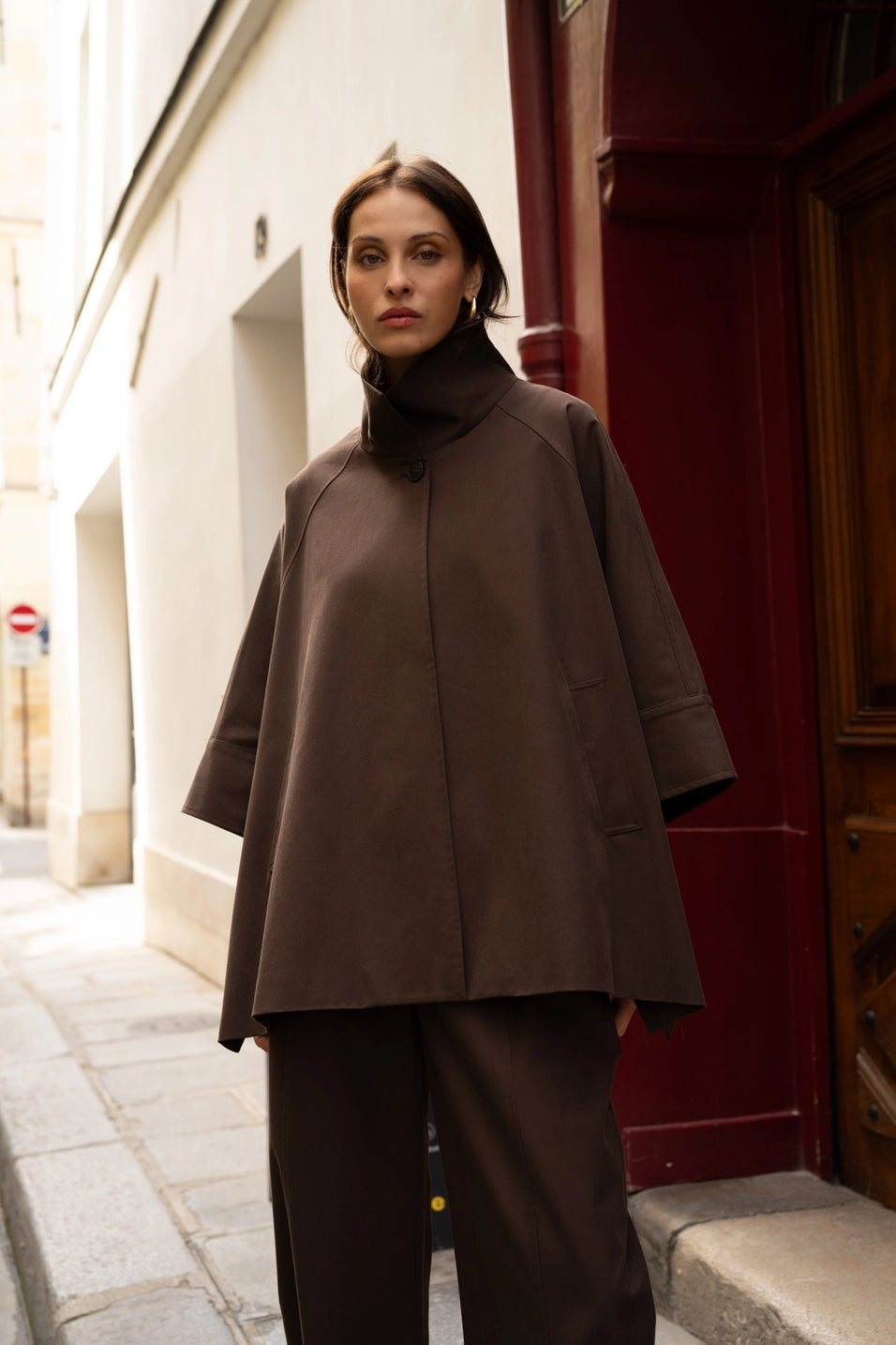 Short Cape in Brown